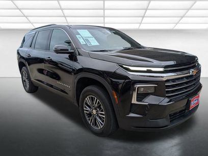 Used 2024 Chevrolet Traverse LT