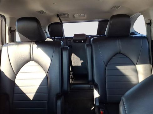 Used 2024 Toyota Highlander XLE image 18
