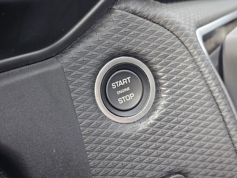 Used 2022 Land Rover Range Rover Velar R-Dynamic S image 33