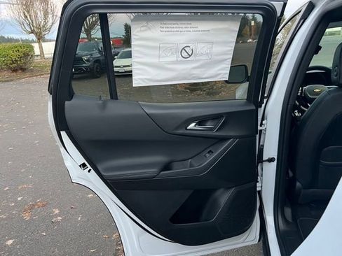 New 2026 Chevrolet Equinox LT w/ Convenience Package II image 11