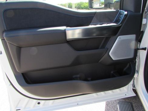 New 2025 Ford F250 Platinum image 19