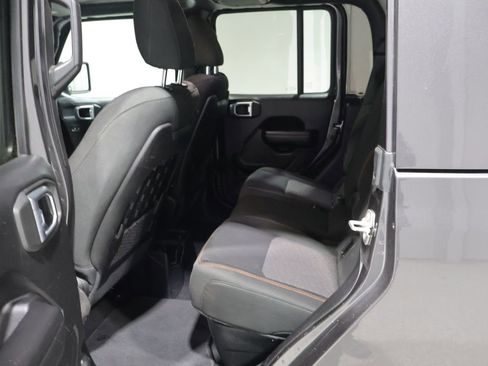 Used 2021 Jeep Gladiator Mojave AWD/4WD image 13
