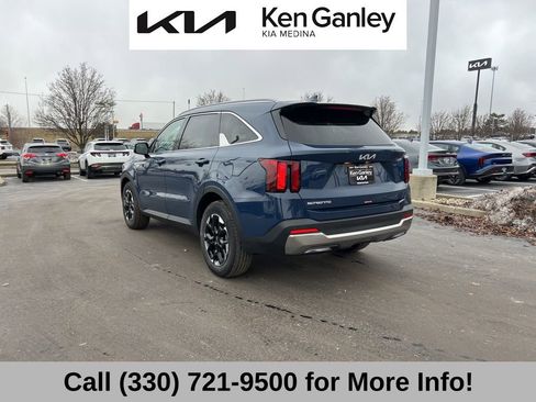 Certified 2025 Kia Sorento S w/ Panoramic Sunroof Package image 14