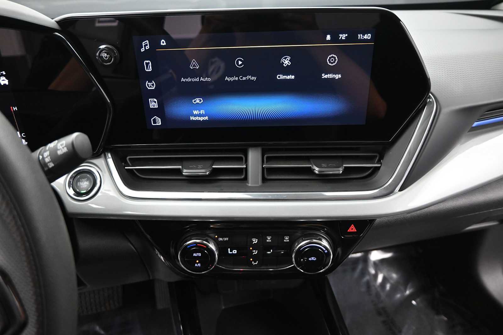 Used 2025 Chevrolet Trax LT FWD image 22