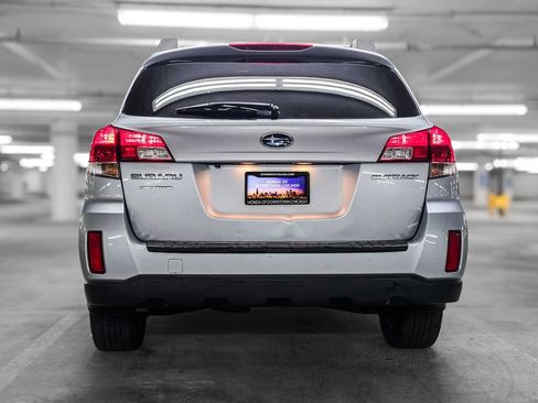 Used 2014 Subaru Outback 2.5i Limited w/ Moonroof Package AWD/4WD image 8