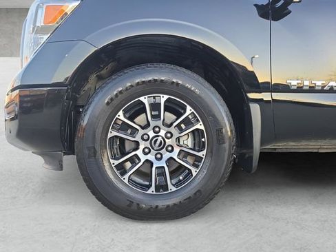 Used 2024 Nissan Titan SV w/ SV Convenience Package image 23