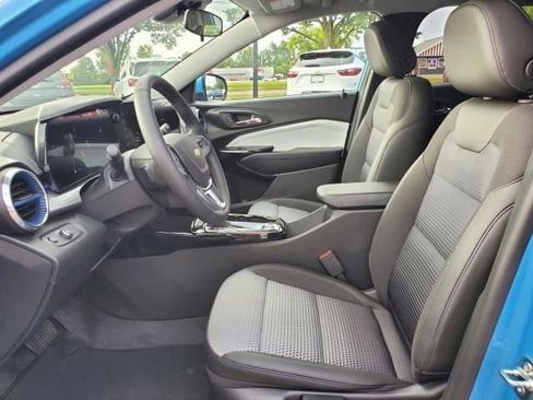 New 2025 Chevrolet Trax LT w/ Driver Confidence Package image 6