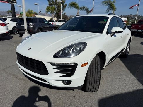 Used 2017 Porsche Macan w/ Premium Package AWD/4WD image 3
