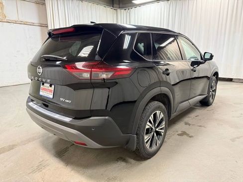 Used 2021 Nissan Rogue SV image 5