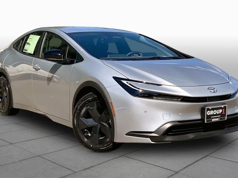 New 2026 Toyota Prius LE FWD image 2