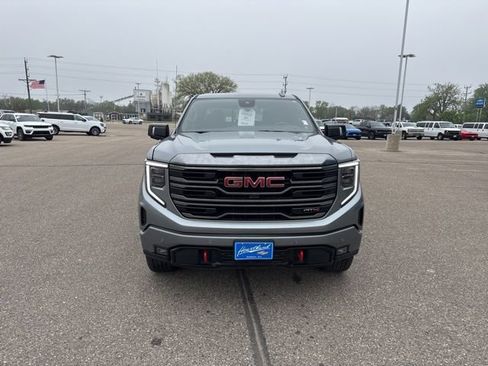 Used 2024 GMC Sierra 1500 AT4 w/ AT4 Premium Package AWD/4WD image 2