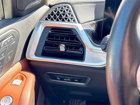 Used 2025 BMW X7 xDrive40i image 40