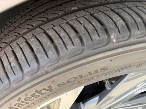 Used 2024 Hyundai Elantra Limited image 22