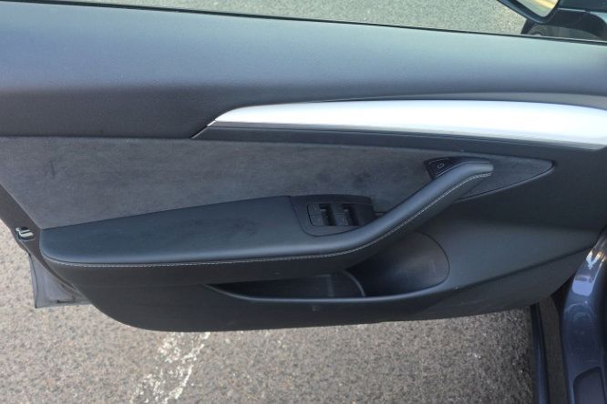 Used 2023 Tesla Model 3 Standard Range RWD image 8
