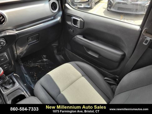 Used 2019 Jeep Wrangler Unlimited Sahara w/ Dual Top Group image 16