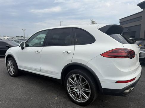 Used 2016 Porsche Cayenne S AWD/4WD image 3
