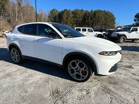 Used 2024 Alfa Romeo Tonale Veloce image 5