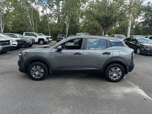 Used 2025 Nissan Kicks S FWD image 2