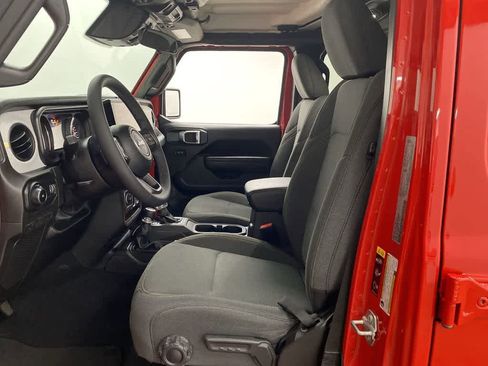 Used 2025 Jeep Wrangler Sport S AWD/4WD image 13