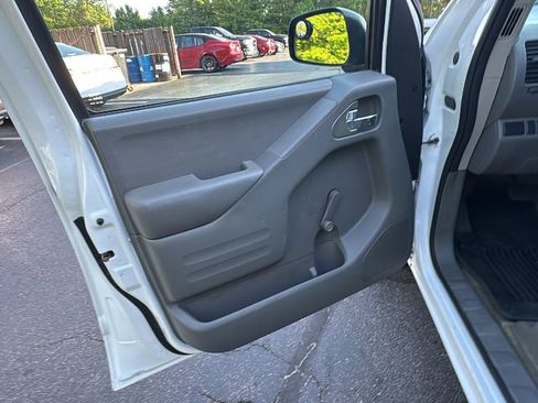 Used 2017 Nissan Frontier S RWD image 11