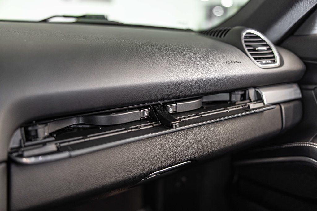 Used 2024 Porsche 718 Cayman RWD image 30