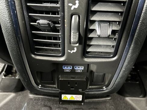 Used 2022 Jeep Grand Cherokee Limited AWD/4WD image 18