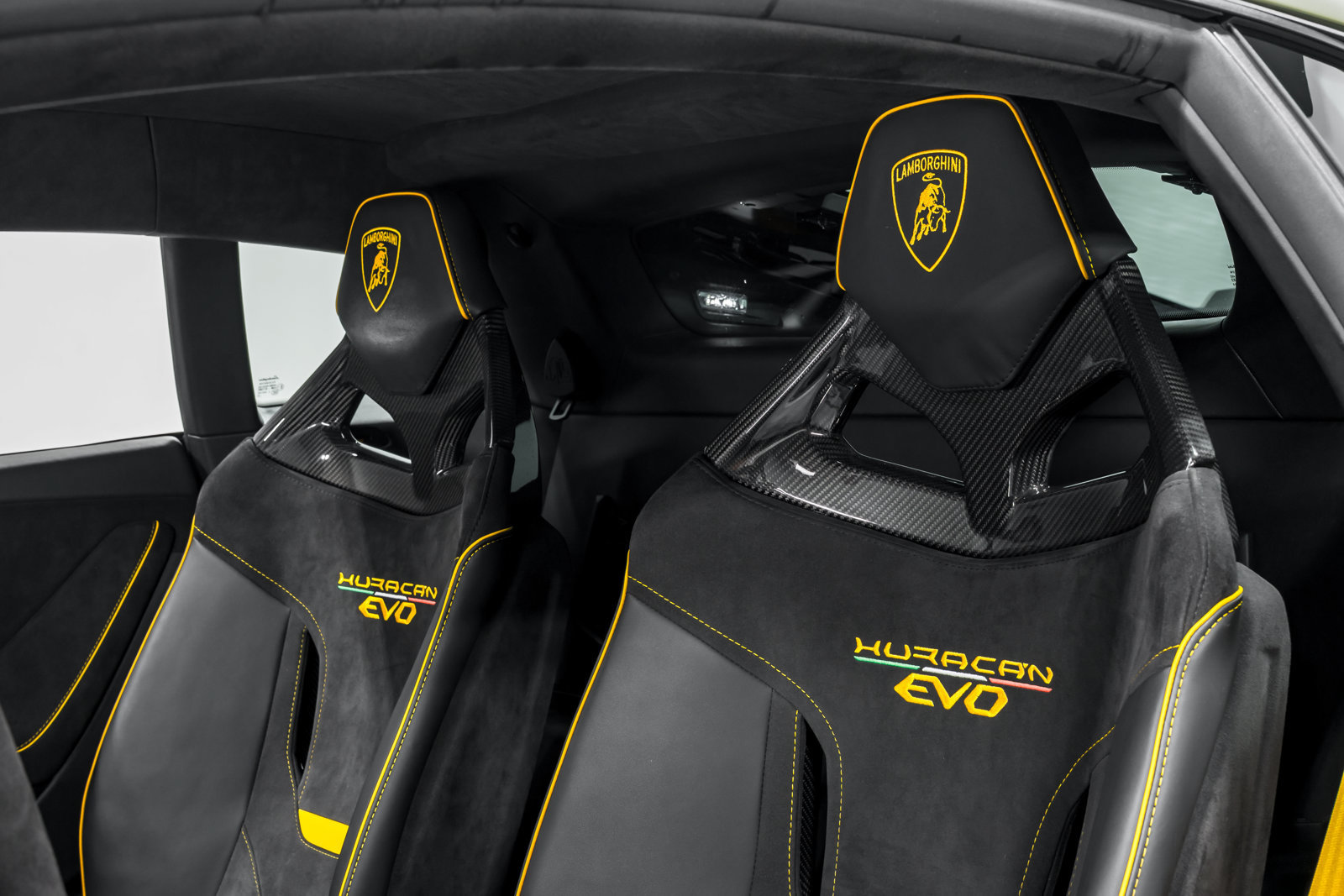 Used 2022 Lamborghini Huracan EVO RWD image 19