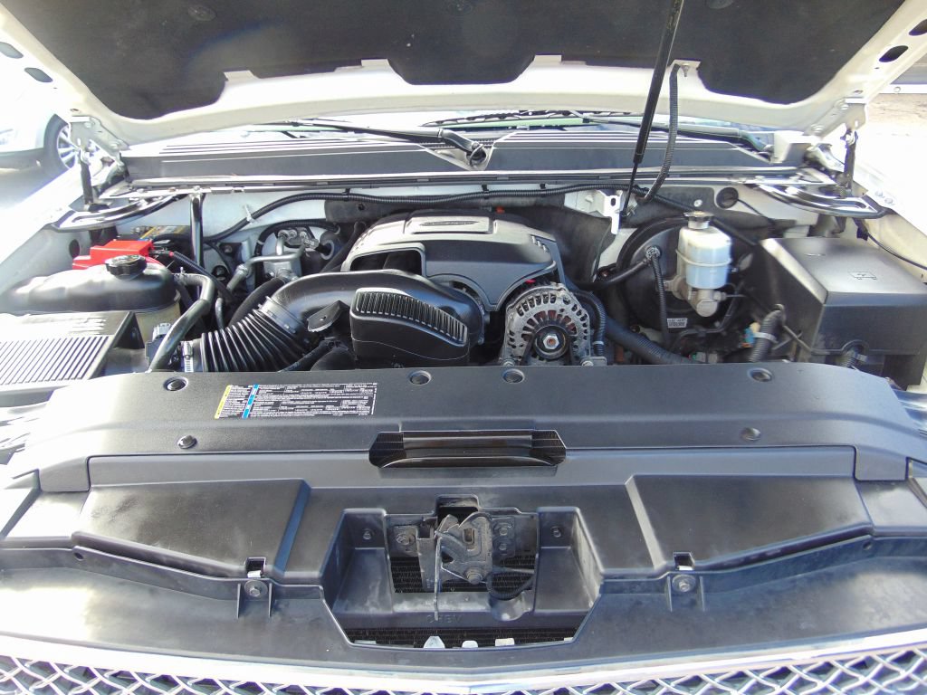 Used 2010 Chevrolet Avalanche LTZ AWD/4WD image 34