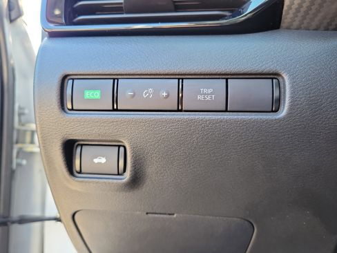 Certified 2024 Nissan Sentra SV image 23