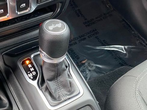 Used 2021 Jeep Wrangler Sport image 16