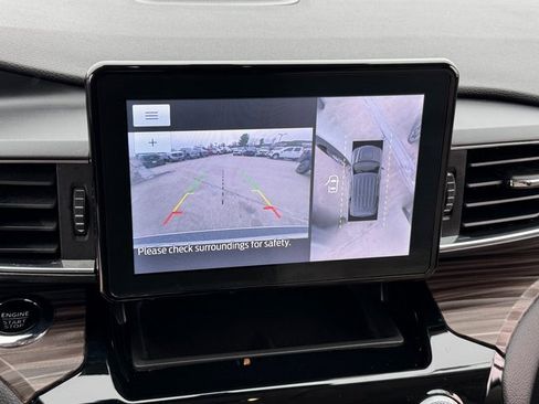 Used 2023 Ford Explorer Limited w/ Equipment Group 301A image 28