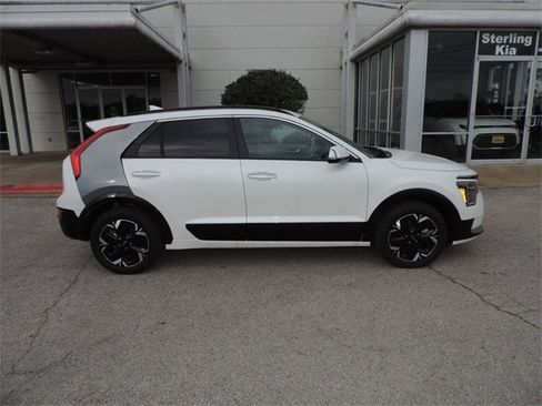 New 2023 Kia Niro Wave image 4