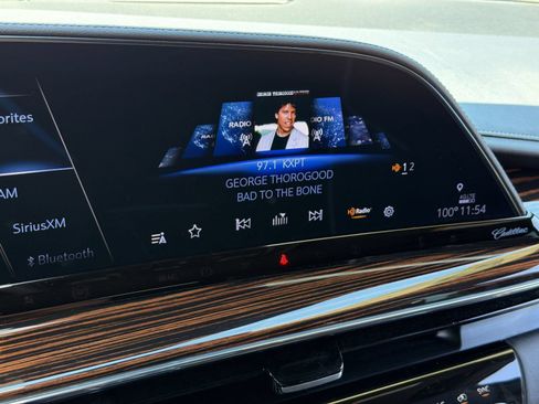 Certified 2024 Cadillac Escalade Premium Luxury w/ LPO, Floor Liner Package AWD/4WD image 19