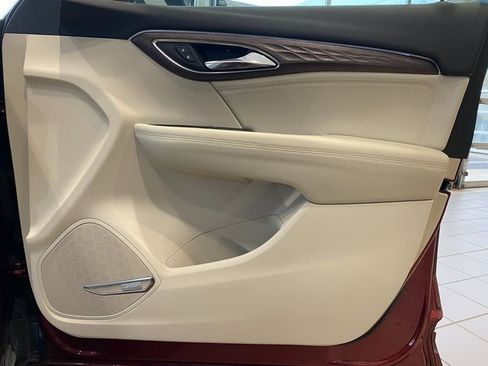 Used 2021 Buick Envision Avenir w/ Technology Package II image 11