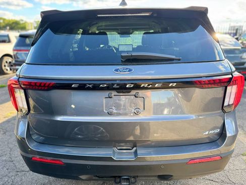 Used 2026 Ford Explorer Active AWD/4WD image 7