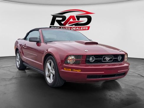Used 2006 Ford Mustang Convertible RWD image 1