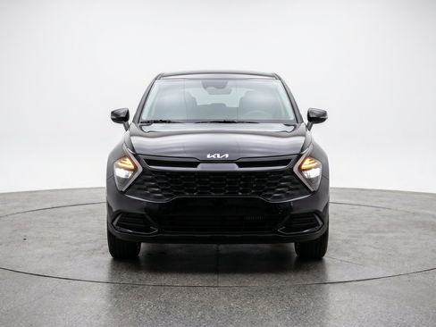 Used 2025 Kia Sportage LX FWD image 2