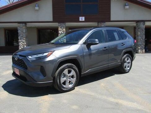 Used 2025 Toyota RAV4 XLE w/ Convenience Package AWD/4WD image 2