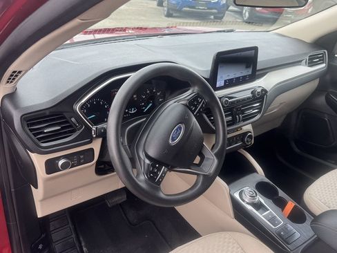 Used 2020 Ford Escape SE image 15