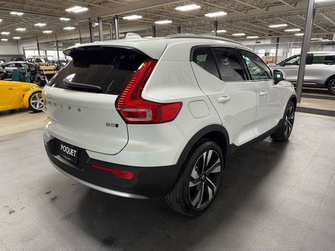 Used 2023 Volvo XC40 B5 Plus w/ Protection Package Premier AWD/4WD image 4