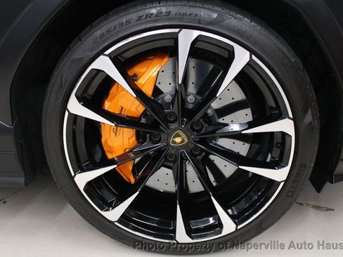 Used 2023 Lamborghini Urus S image 11