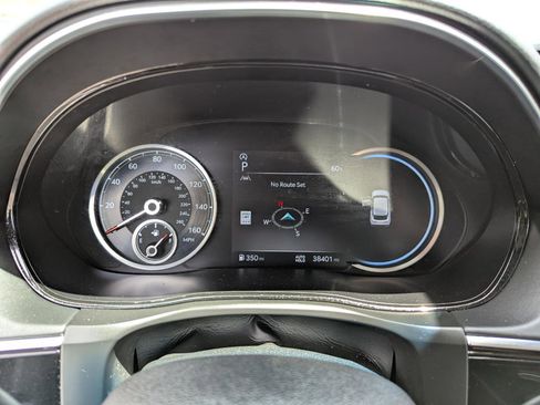 Used 2023 Genesis GV70 2.5T AWD/4WD image 18