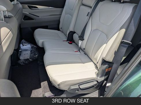 New 2027 INFINITI QX60 Luxe FWD image 17