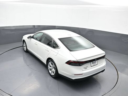 Certified 2023 Honda Accord LX image 39