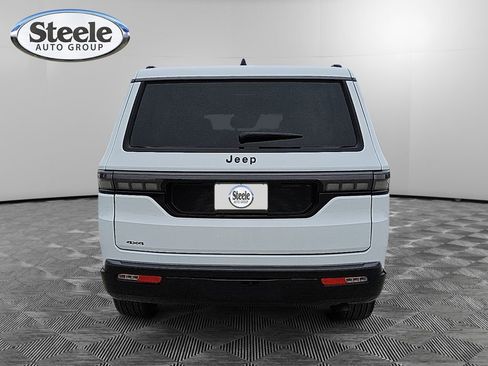 New 2026 Jeep Grand Wagoneer Limited AWD/4WD image 4