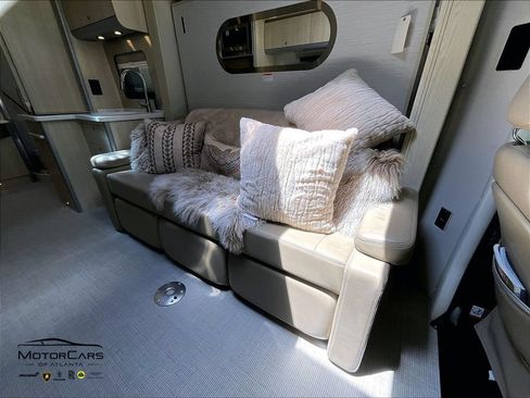 Used 2023 Mercedes-Benz Sprinter 4500 image 21