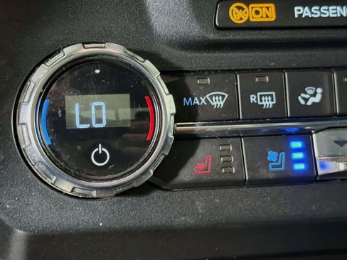 Used 2022 Ford F350 Lariat w/ Lariat Value Package AWD/4WD image 25