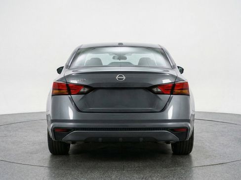 Used 2025 Nissan Altima 2.5 SV FWD image 7