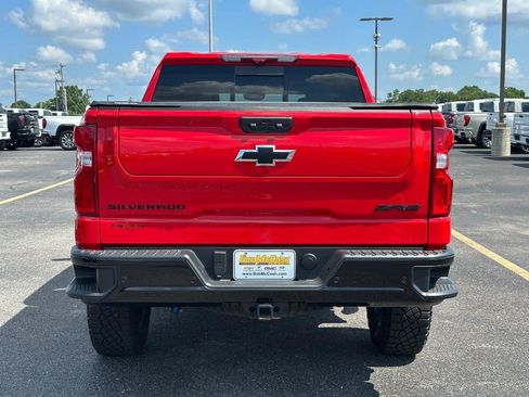 Certified 2025 Chevrolet Silverado 1500 ZR2 w/ Technology Package AWD/4WD image 4