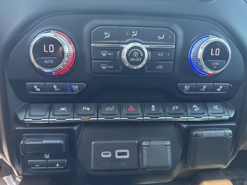 Used 2021 GMC Sierra 1500 Denali w/ Denali Premium Package image 27